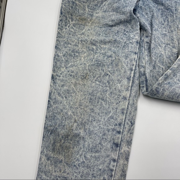 Vintage Chic High Waisted Acid Wash Jeans - Picture 3 of 10